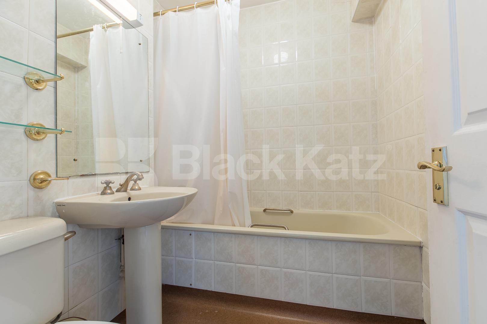 			IDEAL FOR 2 SHARERS!, 2 Bedroom, 1 bath, 1 reception Apartment			 York Way, CAMDEN/ISLINGTON